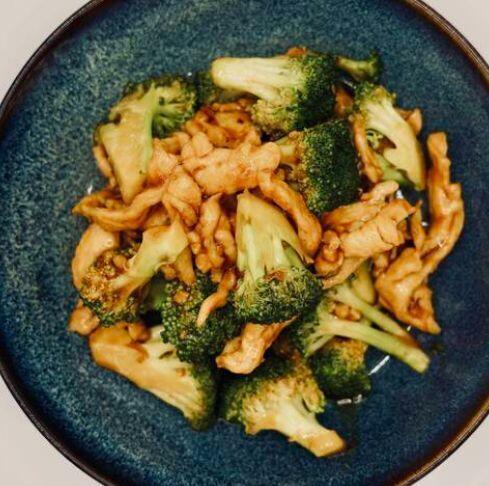 Chicken With Broccoli